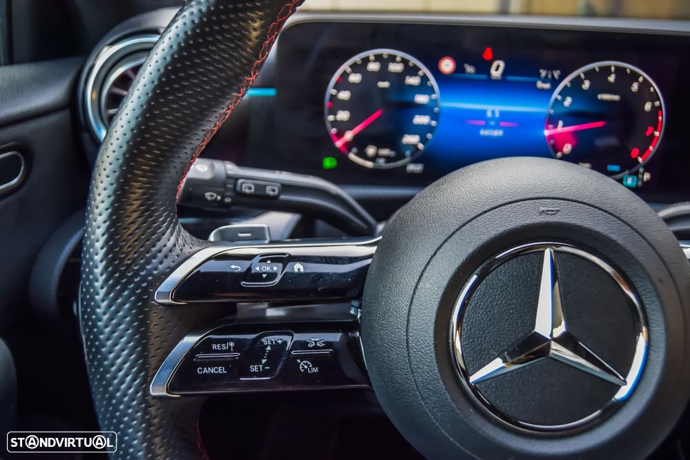 Mercedes-Benz A 200 7G-DCT AMG Line - 22