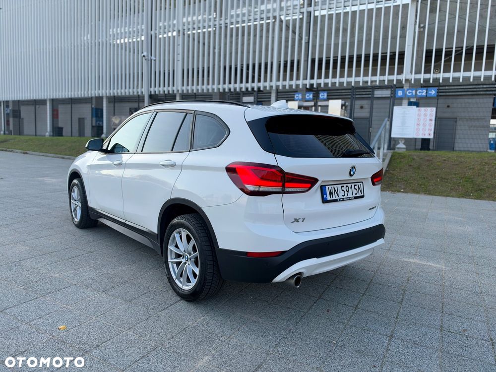 BMW X1 sDrive18i - 9