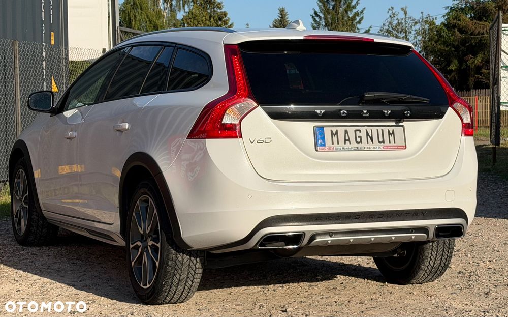 Volvo V60 Cross Country T5 AWD Geartronic Summum - 32