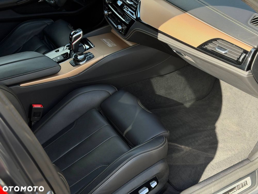 BMW M5 Competition - 32