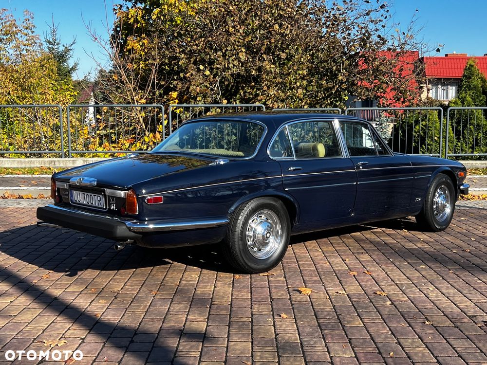 Jaguar XJ - 17
