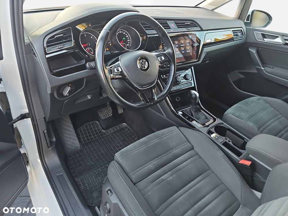 Volkswagen Touran 2.0 TDI BMT Highline DSG - 9