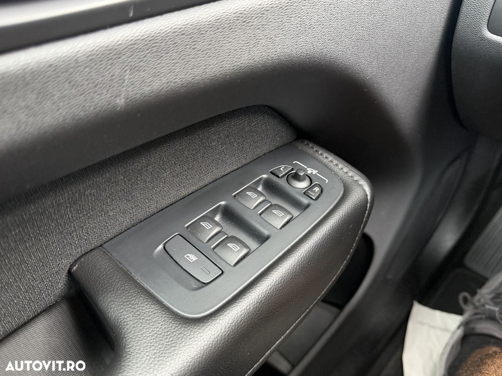 Volvo XC 60 B4 D Geartronic Momentum Pro - 28