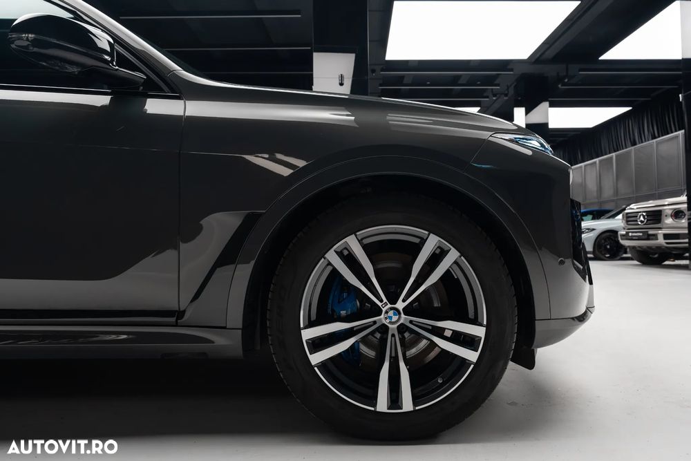 BMW X7 M60i xDrive AT MHEV - 30