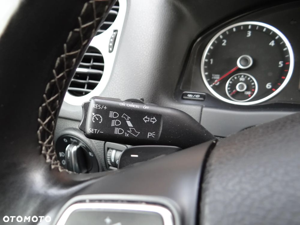 Volkswagen Tiguan 2.0 TDI SCR 4MOTION BlueMotion Technology DSG Lounge Sport & Style - 16