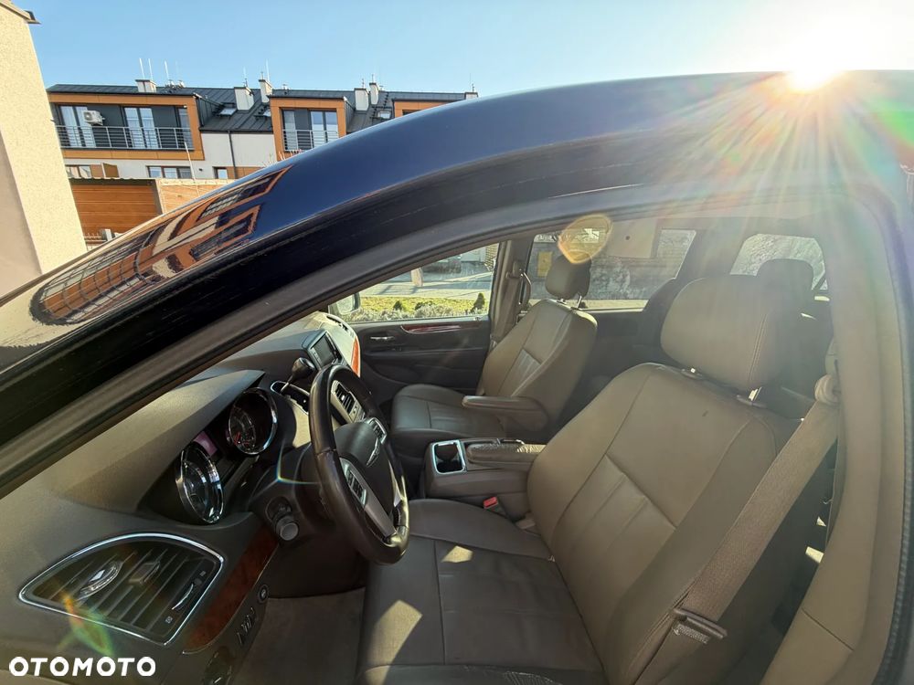 Chrysler Town & Country 3.6 Touring - 12