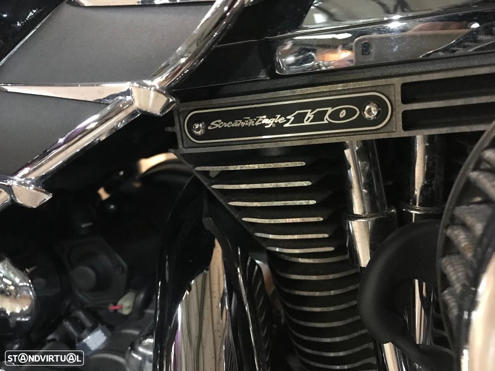 Harley-Davidson FLHXS CVO STREET GLIDE (FLHXSE) - 12