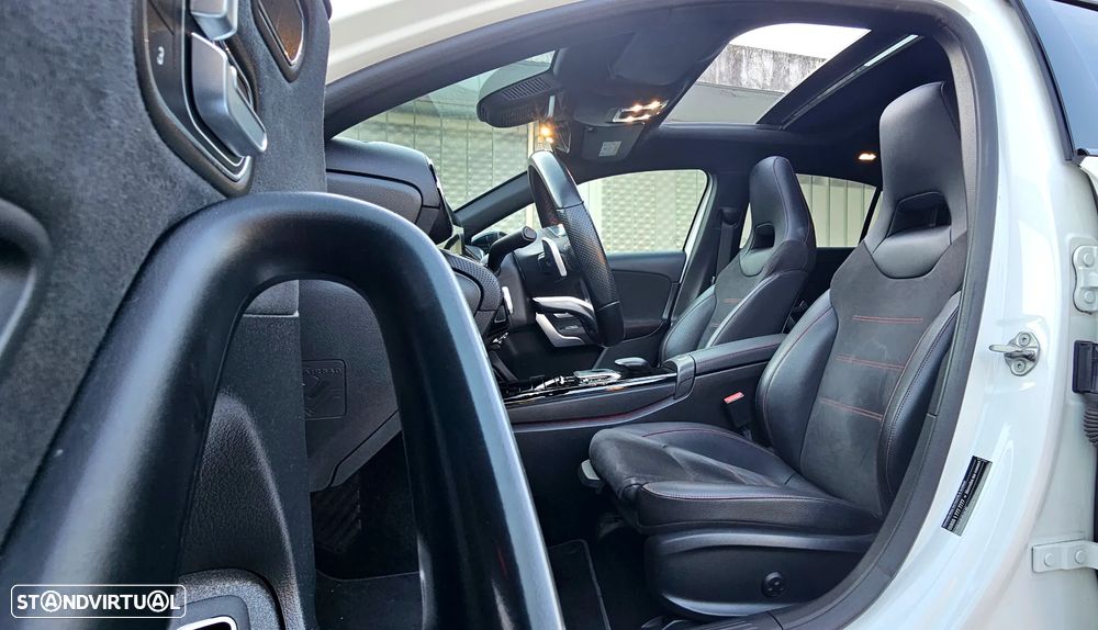Mercedes-Benz A 250 e 8G-DCT AMG Line - 13