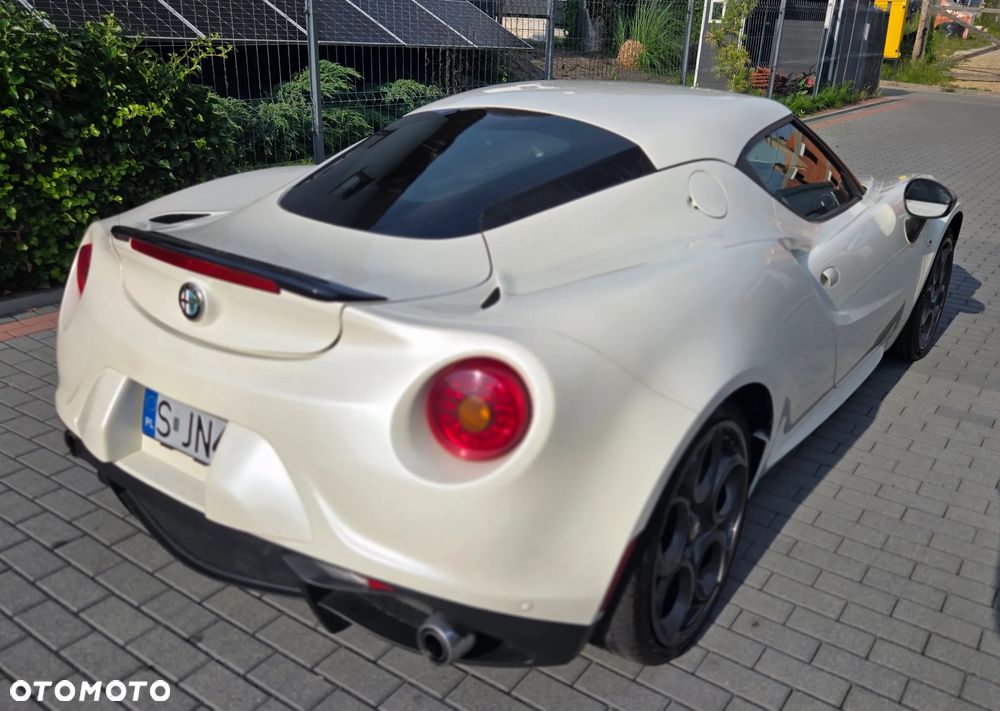 Alfa Romeo 4C - 5