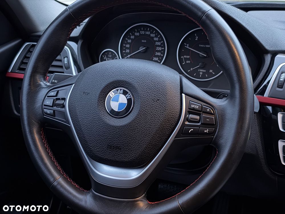BMW Seria 3 320d Luxury Line sport - 22