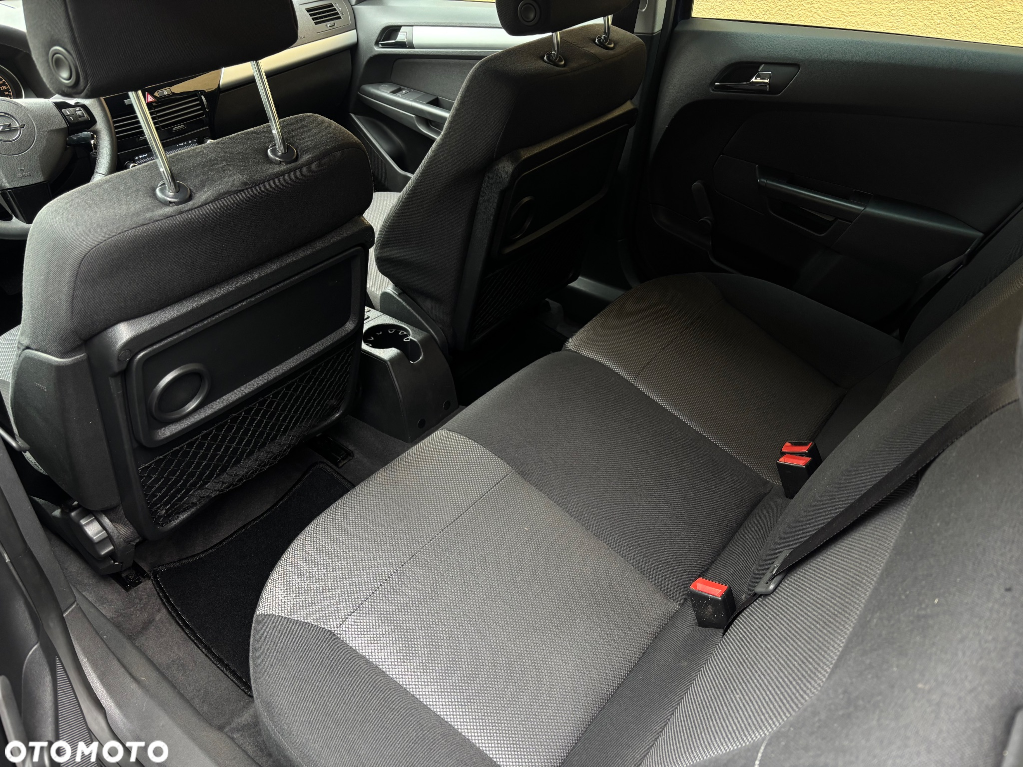 Opel Astra 1.4 - 8