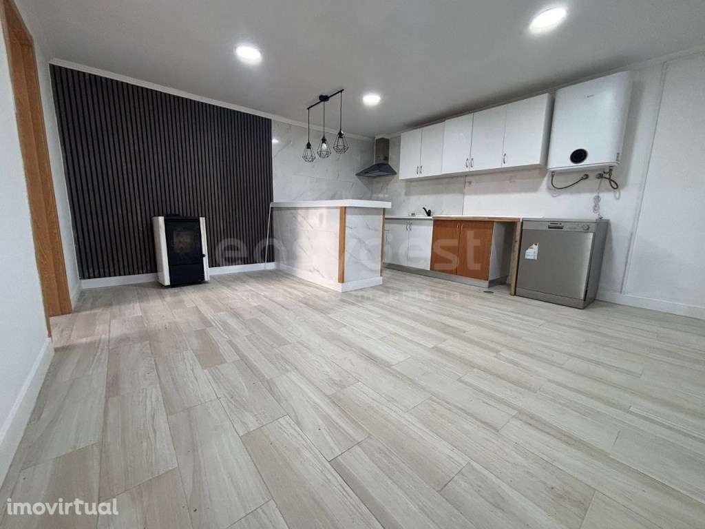 Moradia Isolada T1 recuperada em terreno de 735mt2 - Grande imagem: 3/20