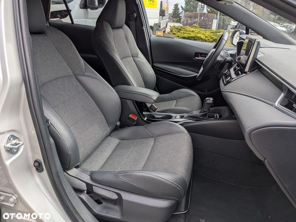 Toyota Corolla 2.0 Hybrid Comfort - 37