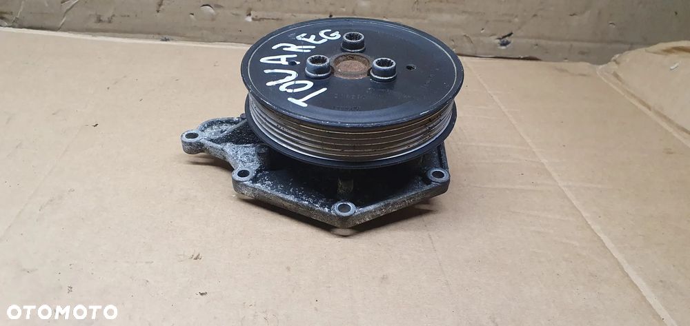 Pompa wody VW Touareg 3.0 TDI 06E121005 - 2