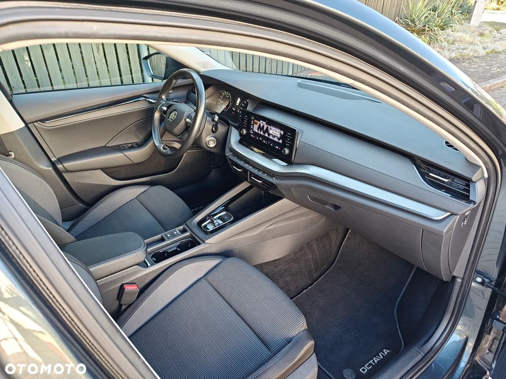 Skoda Octavia 2.0 TDI SCR Ambition DSG - 4