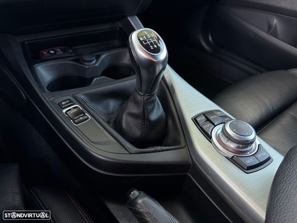 BMW 116 d EDynamics Line Sport — fotografia 17