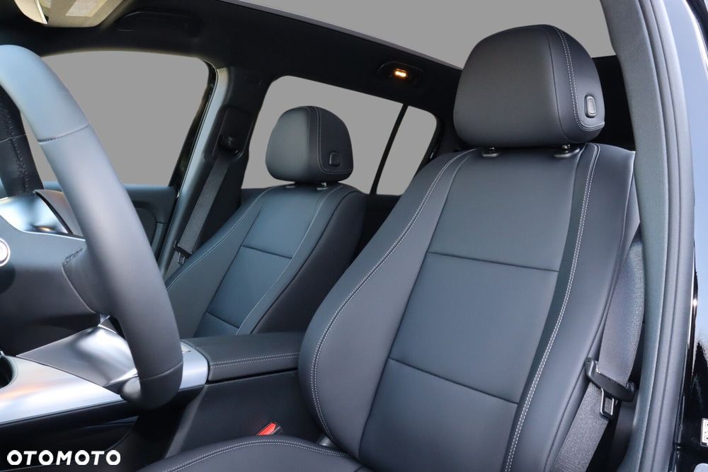 Mercedes-Benz GLB - 9