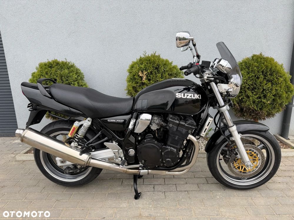 Suzuki GSX - 2