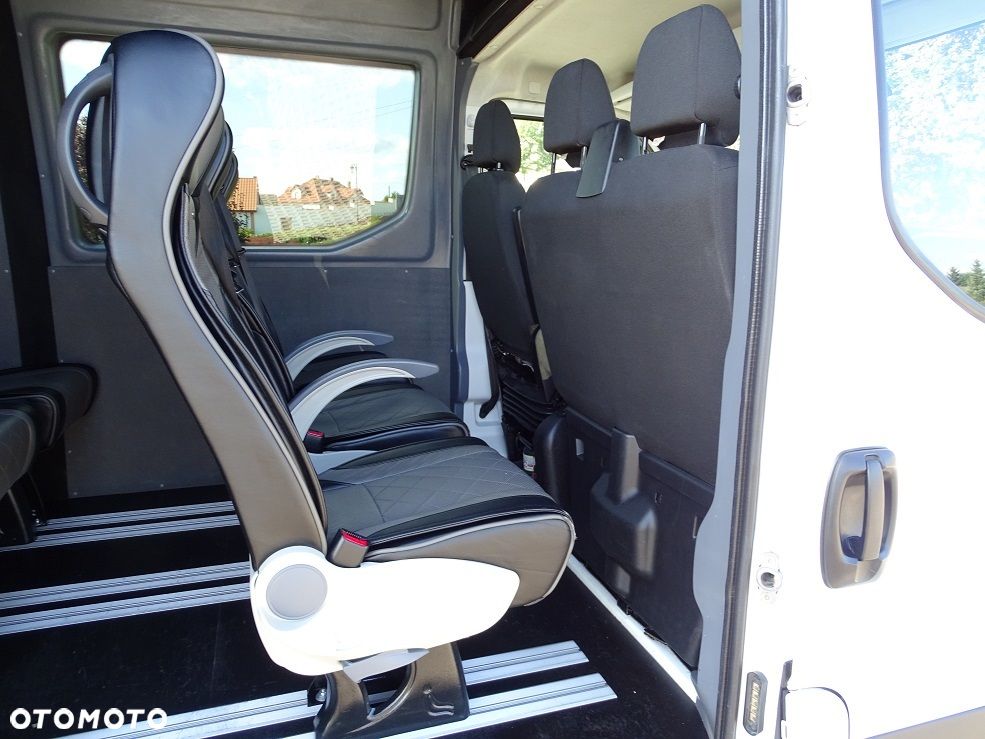 Iveco Daily 35S18 3.0 180 L4H3 Brygadówka DOKA 9 Osób HAUSER FULL LED Polski Salon! UNIKAT!! JAK NOWY!! - 27