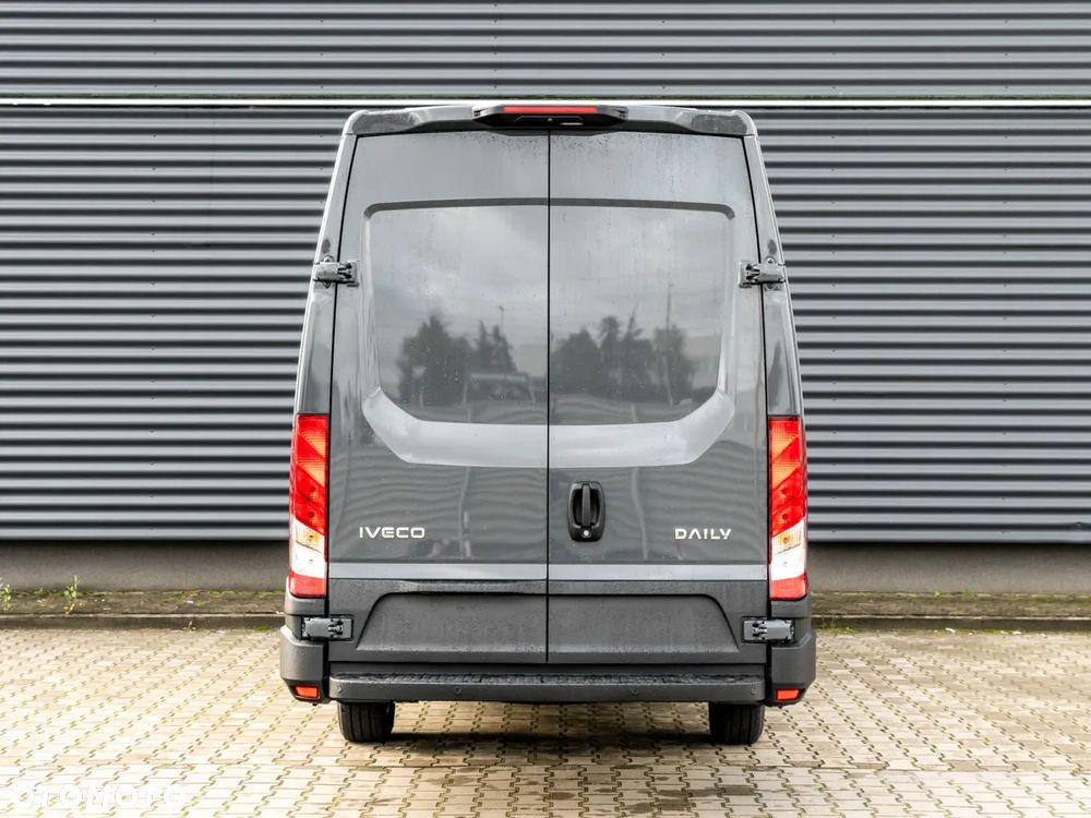 Iveco Daily 35S18HA8V 3.0 L4H2 - 10