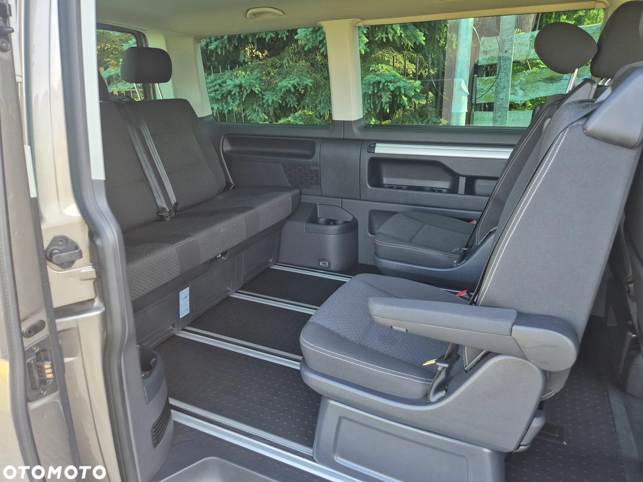 Volkswagen Multivan 2.0 TDI L1 Comfortline DSG - 11