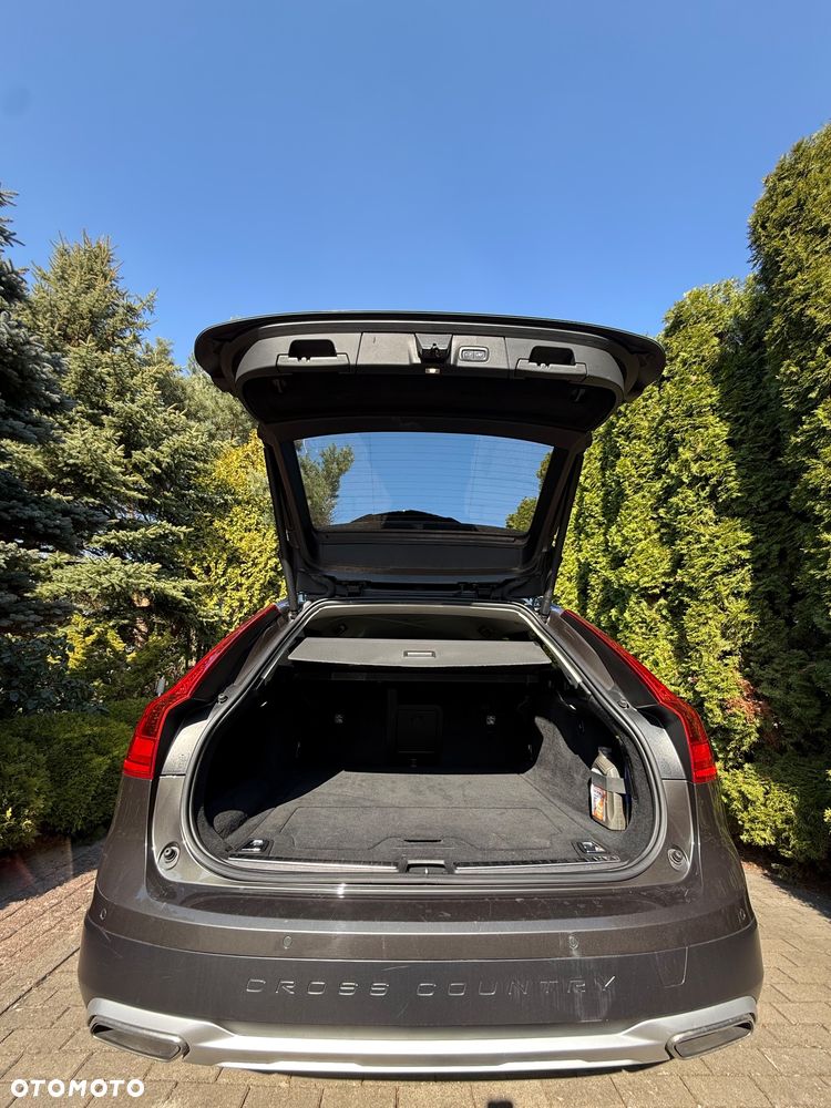 Volvo V90 Cross Country D5 AWD Pro - 38