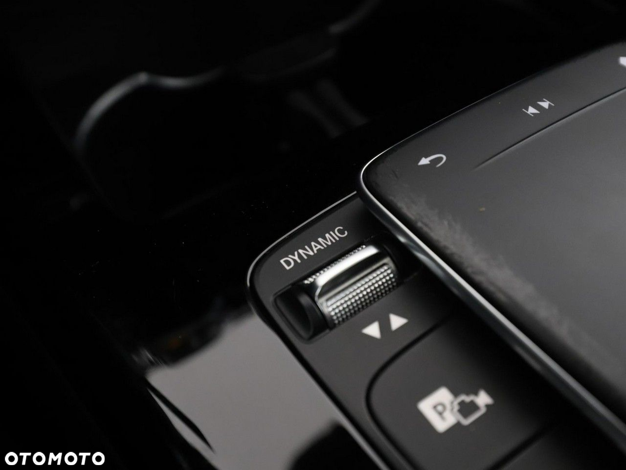 Mercedes-Benz CLA 250 E Progressive 8G-DCT - 28