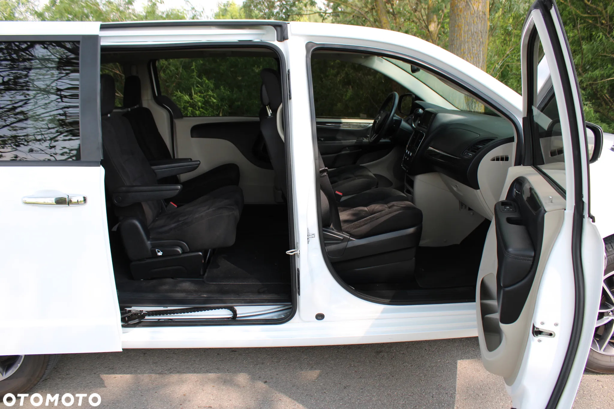 Dodge Grand Caravan - 20