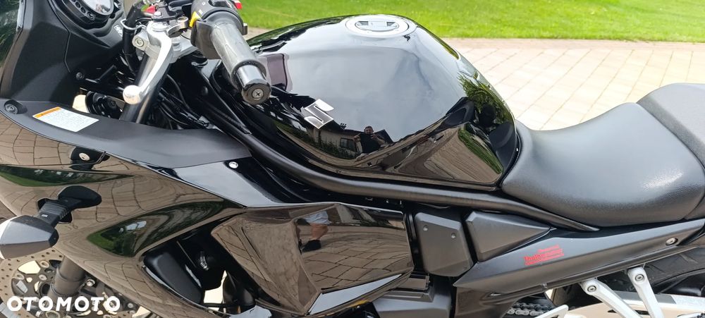 Suzuki GSX - 38