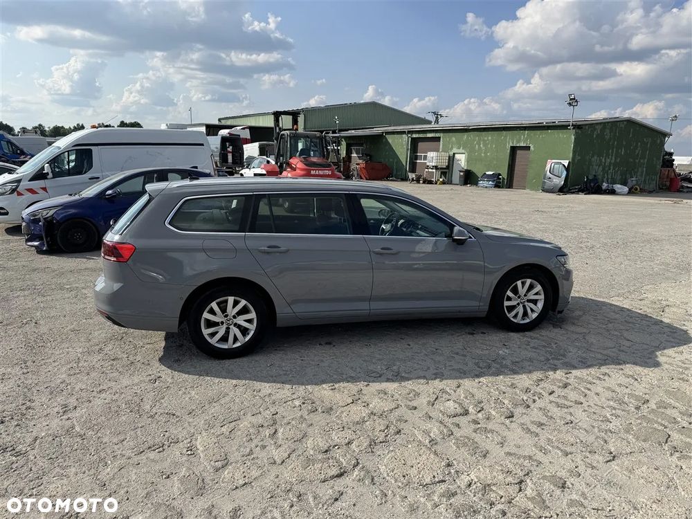 Volkswagen Passat - 6