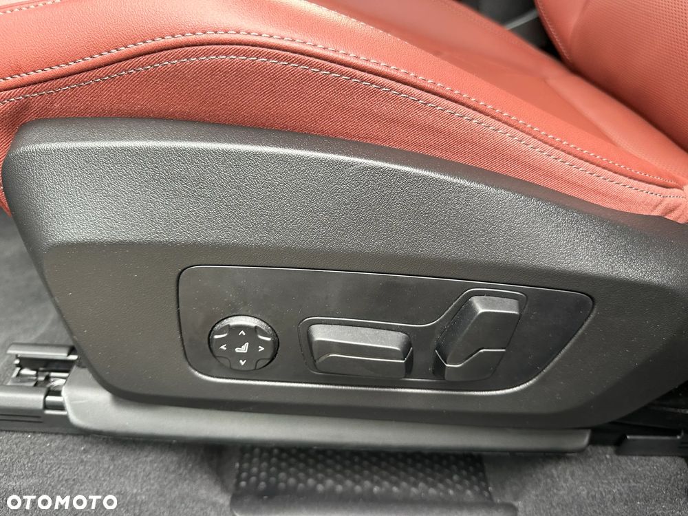 2025 BMW X1 xDrive20d mHEV M Sport sport, photograph 10