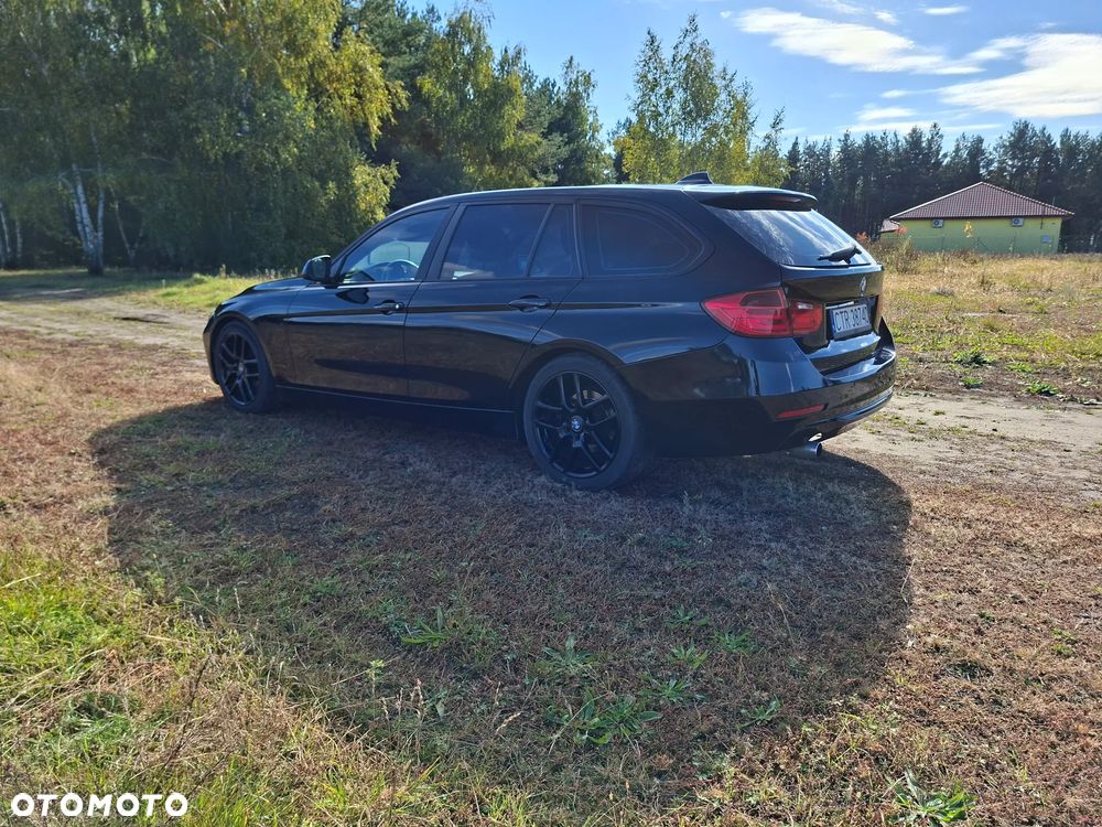 BMW Seria 3 318d Touring - 9