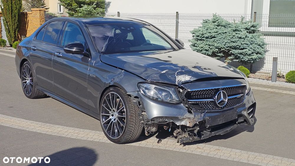 Mercedes-Benz Klasa E - 4