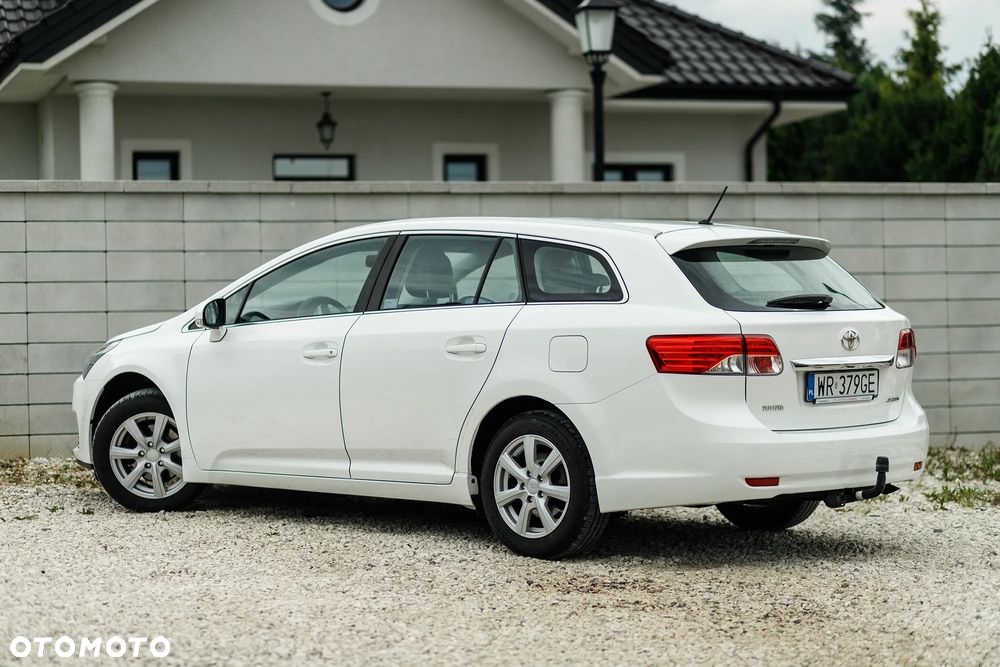 Toyota Avensis 1.8 Life - 13