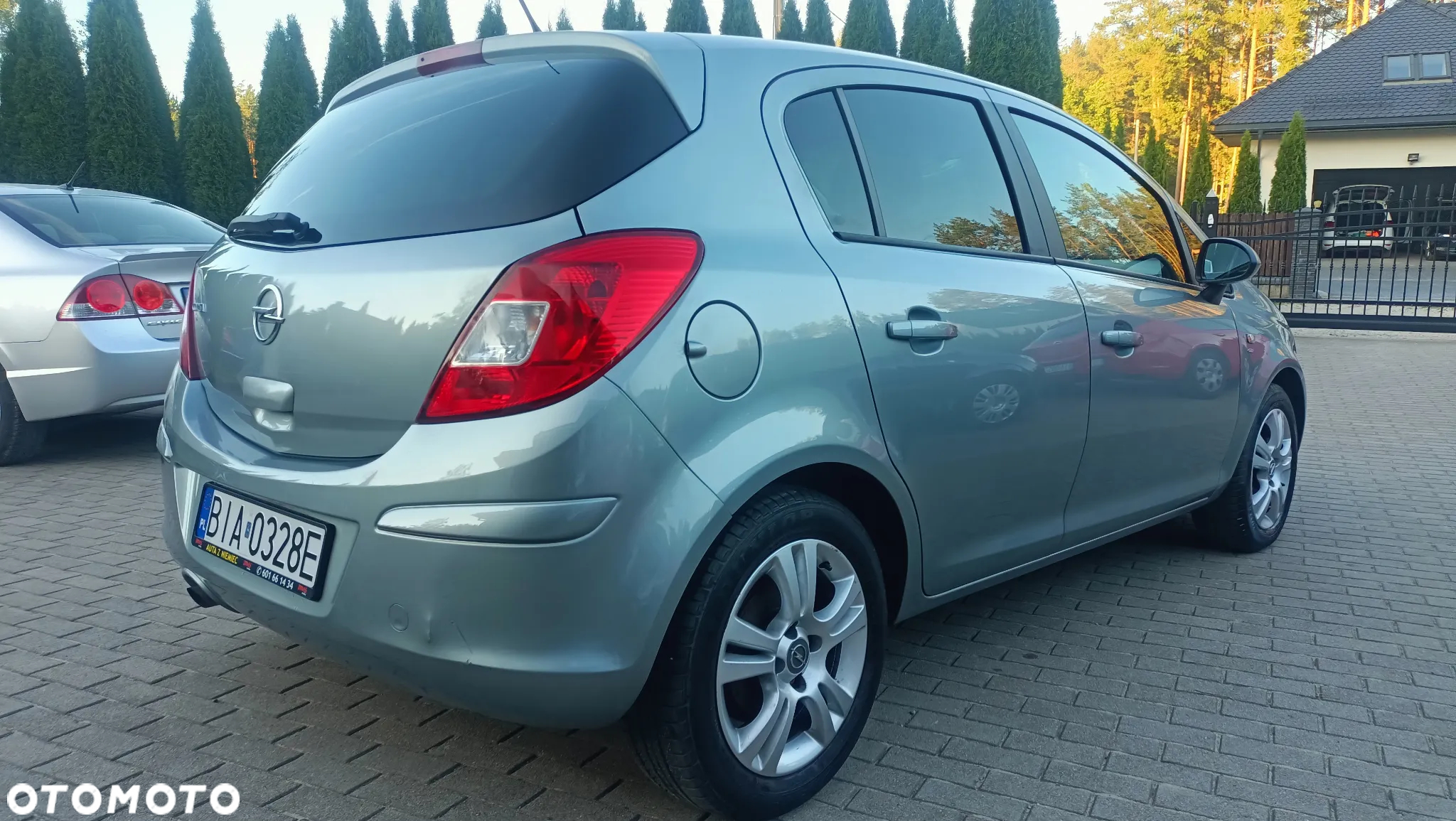 Opel Corsa 1.4 16V Satellite - 9