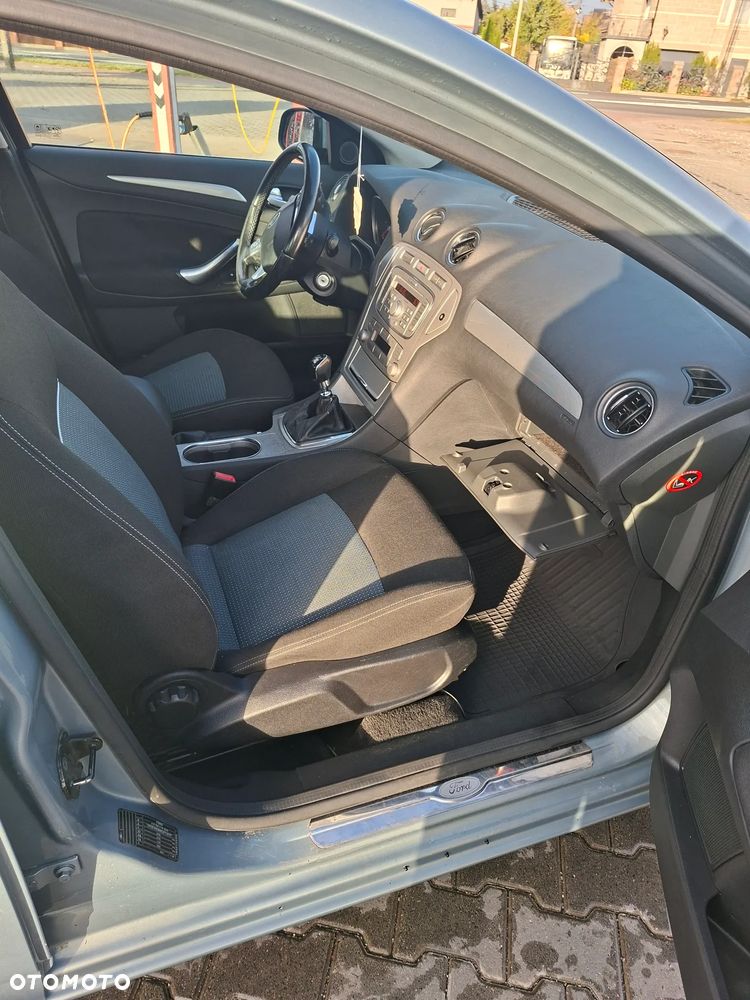 Ford Mondeo 1.8 TDCi Ambiente - 22