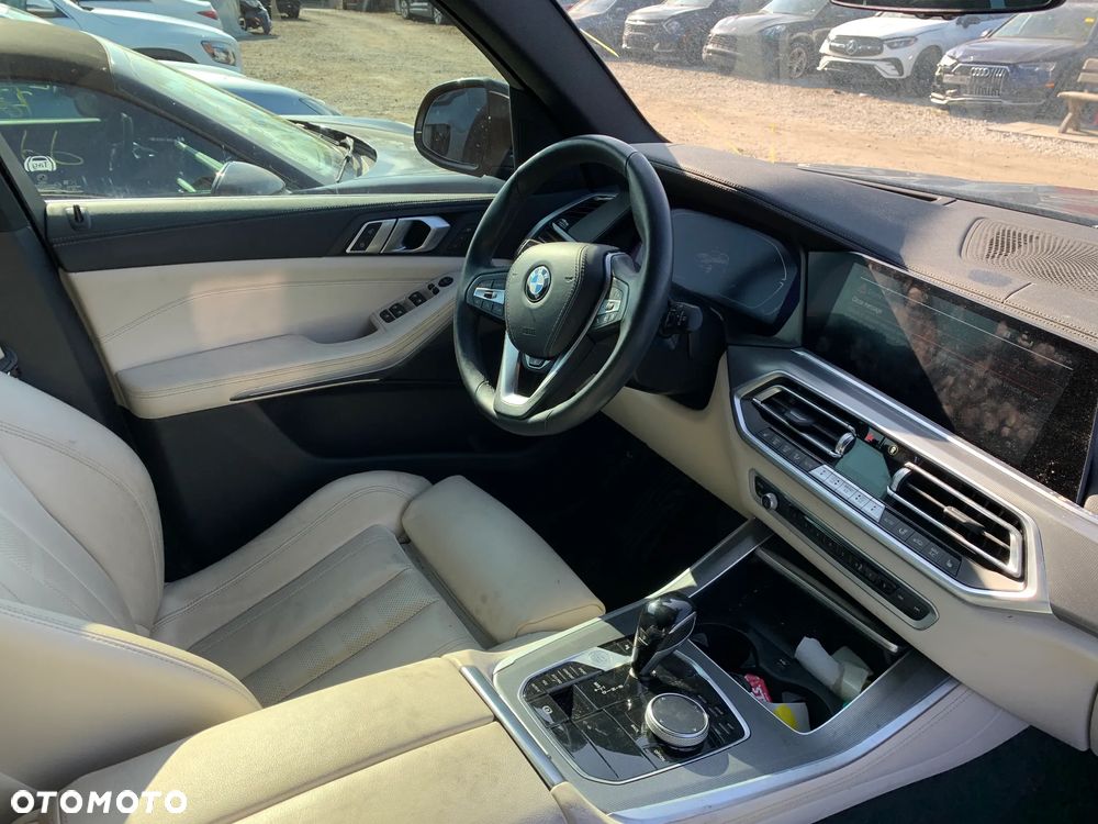 BMW X5 xDrive40i - 12