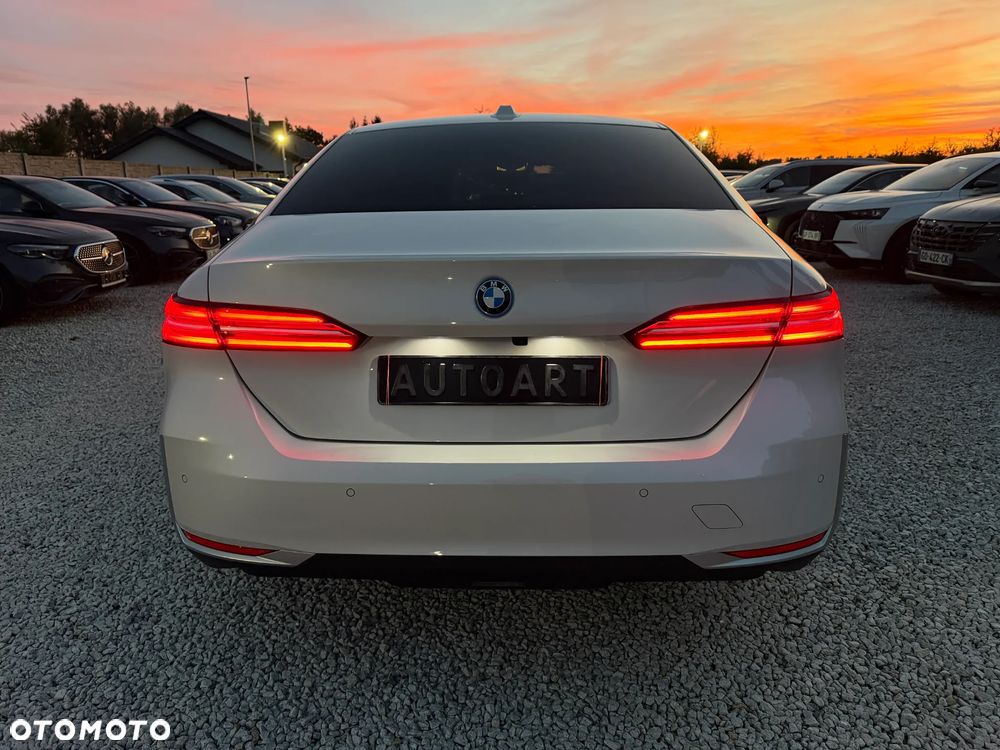 BMW Seria 5 530e xDrive - 15