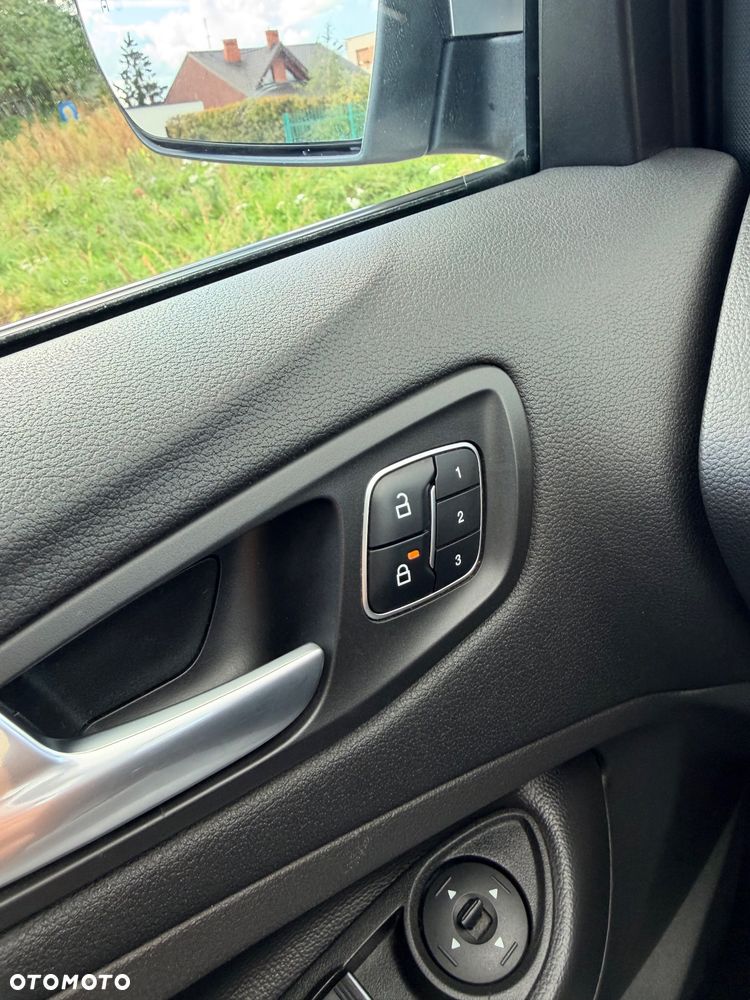 Ford Escape 2.0 EcoBoost AWD Titanium - 32