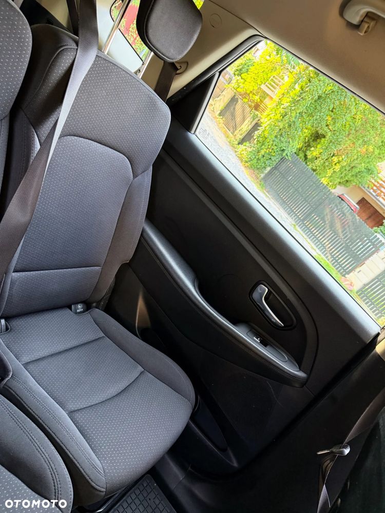 Kia Carens 1.6 GDI M 7os - 15