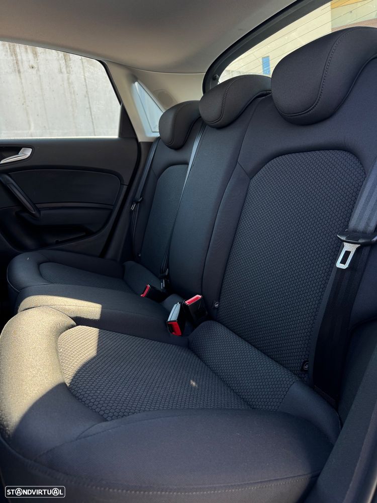 Audi A1 Sportback 1.6 TDi S-line S tronic - 9