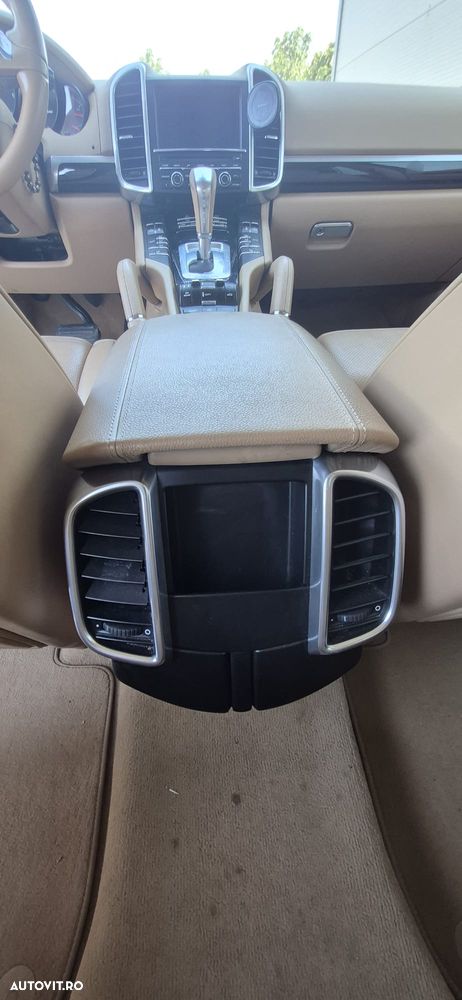 Porsche Cayenne - 14