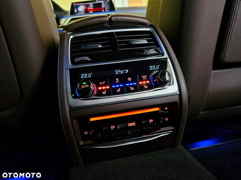 BMW Seria 7 740Ld xDrive mHEV - 27