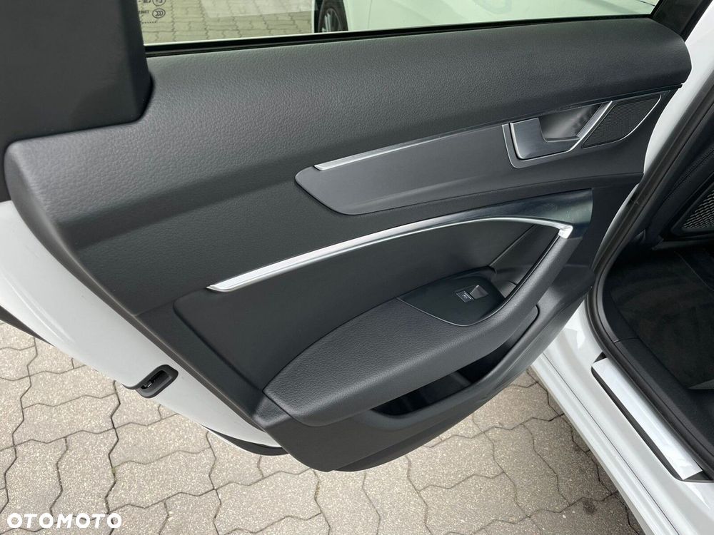 Audi A6 Avant - 11
