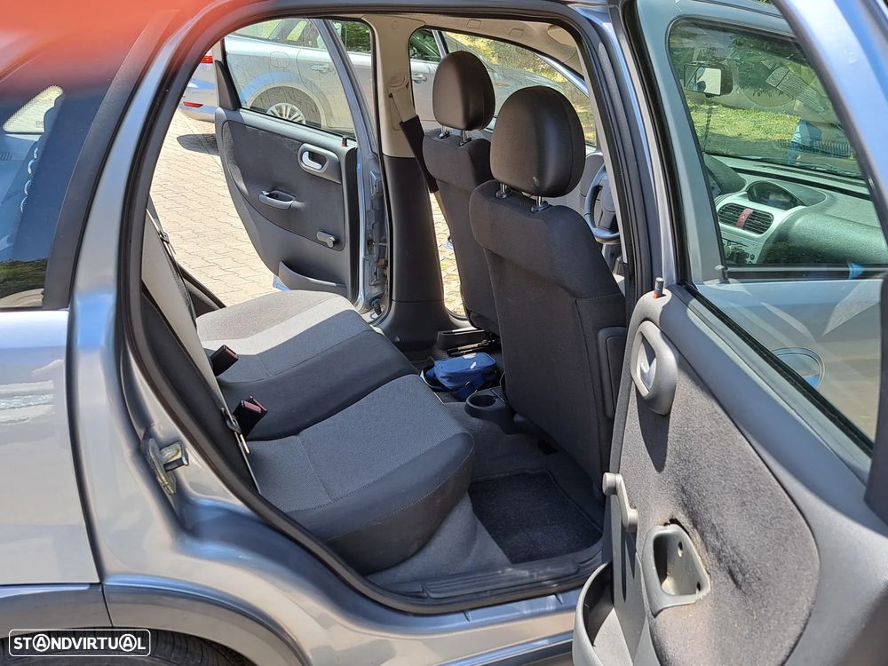 Opel Corsa 1.2 Twinport Enjoy - 4