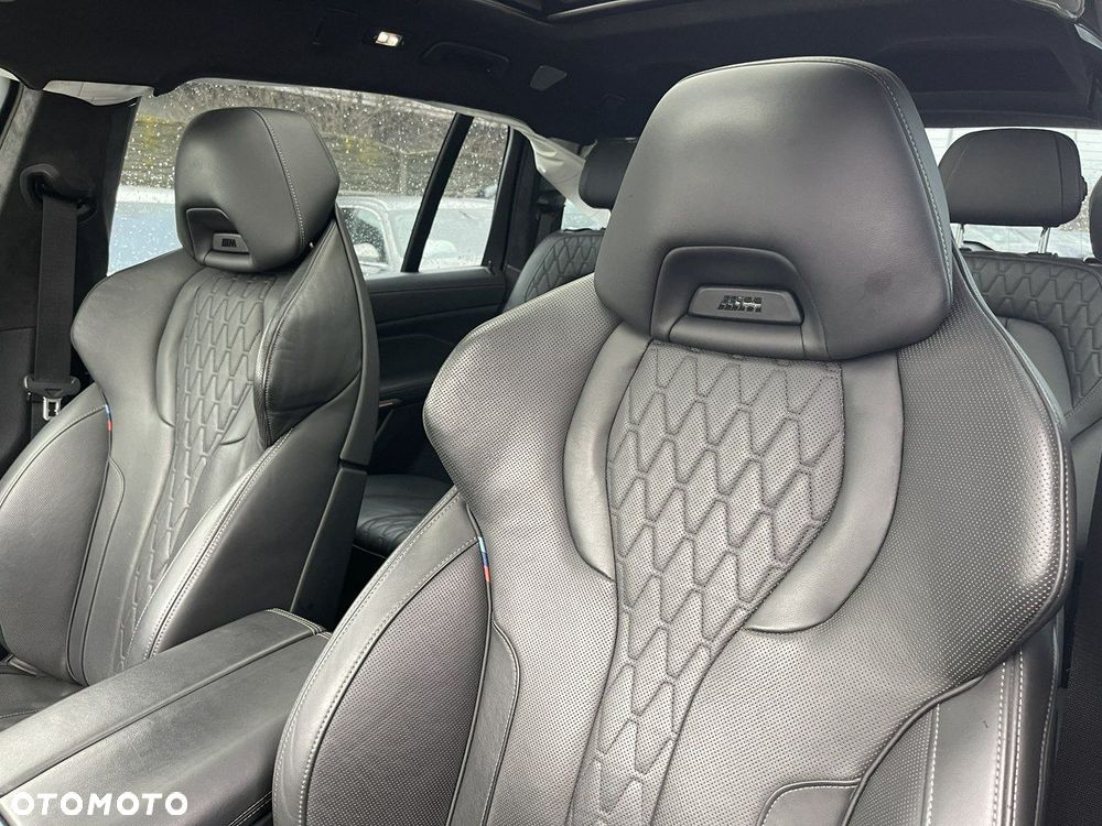 BMW X7 M50i sport - 10