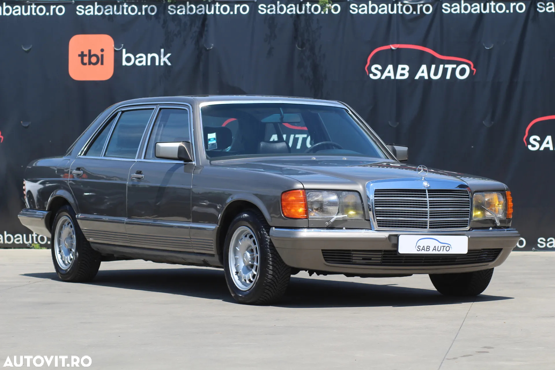 Mercedes-Benz - 2