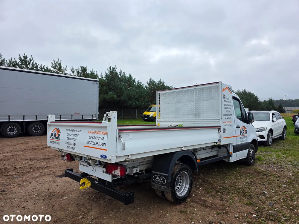 Mercedes-Benz Sprinter - 2