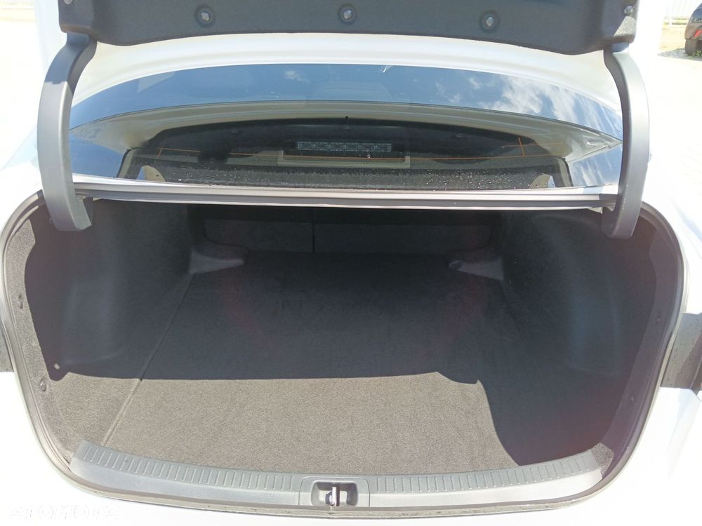 Toyota Corolla 1.8 Hybrid Style - 13