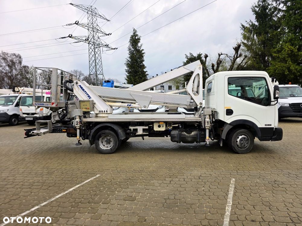 Nissan Cabstar / Multitel HX200EX - 1